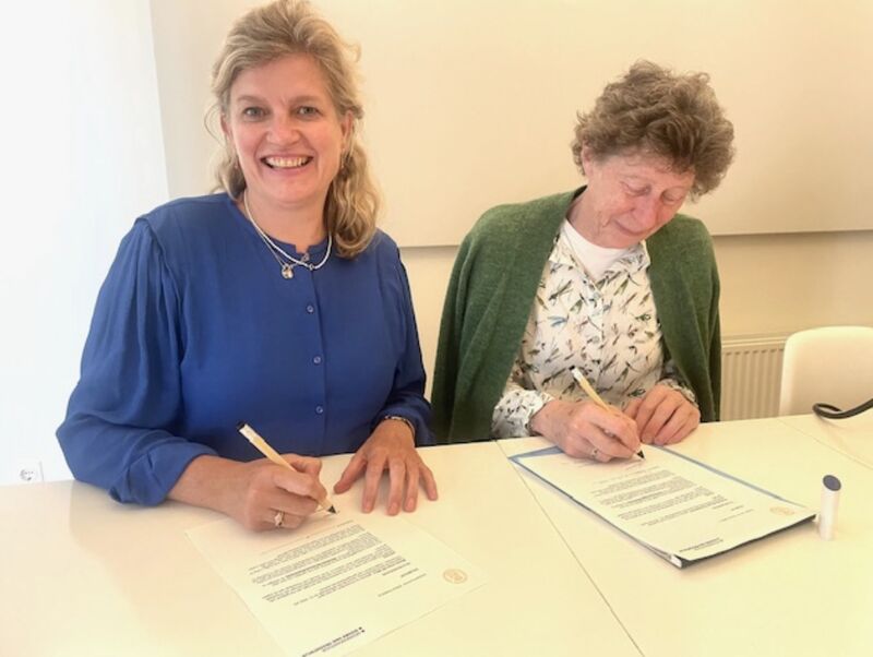 Oprichtingsakte ondertekend